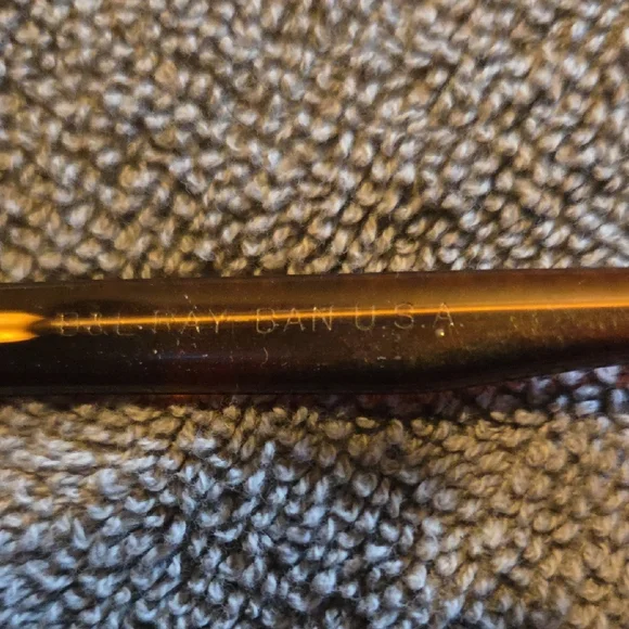 Vintage Ray-Ban Tortoise Shell Sunglasses with Black Case - Picture 5 of 5